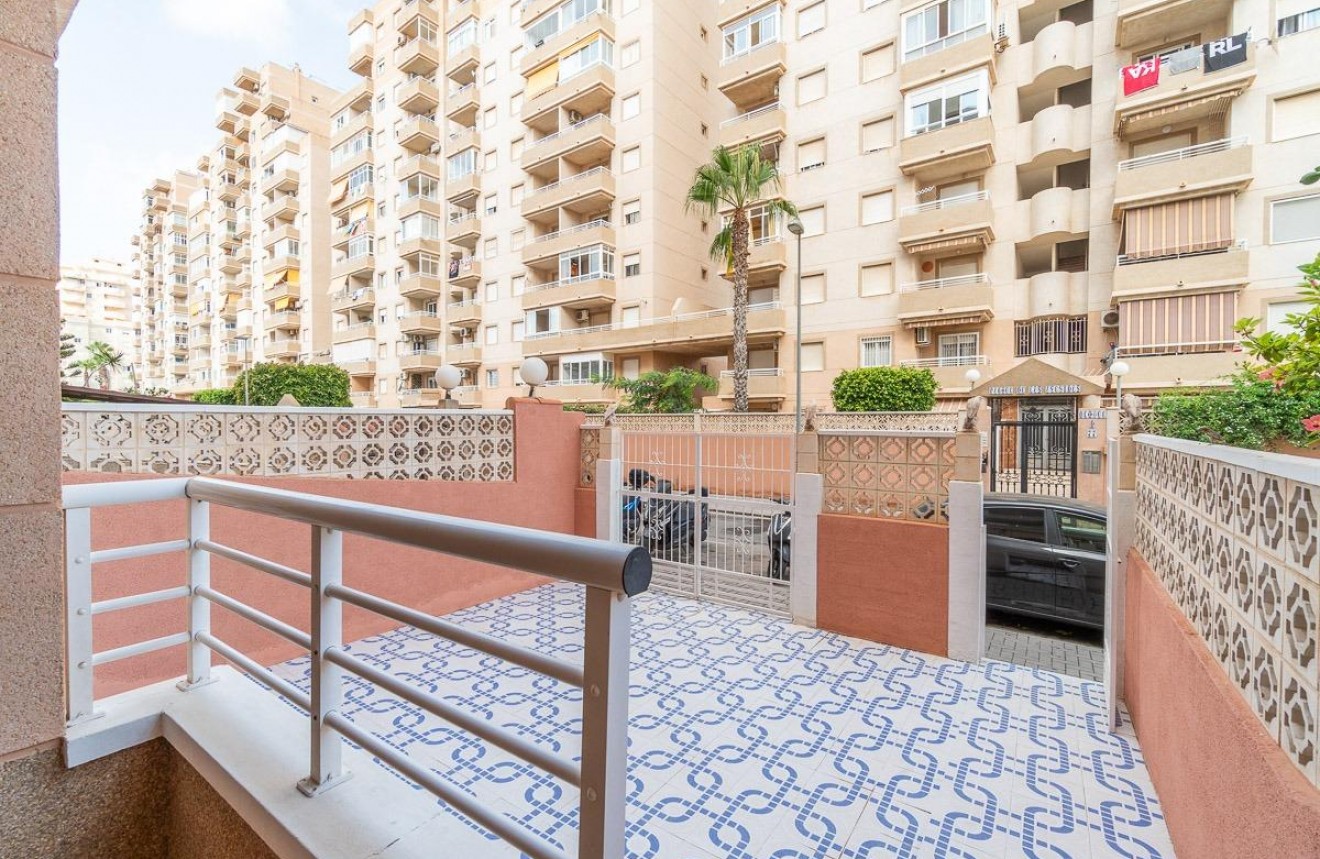 Resale - Apartment / flat -
Torrevieja - Nueva Torrevieja