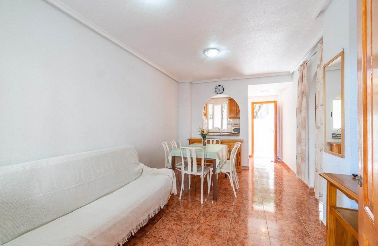 Resale - Apartment / flat -
Torrevieja - Nueva Torrevieja