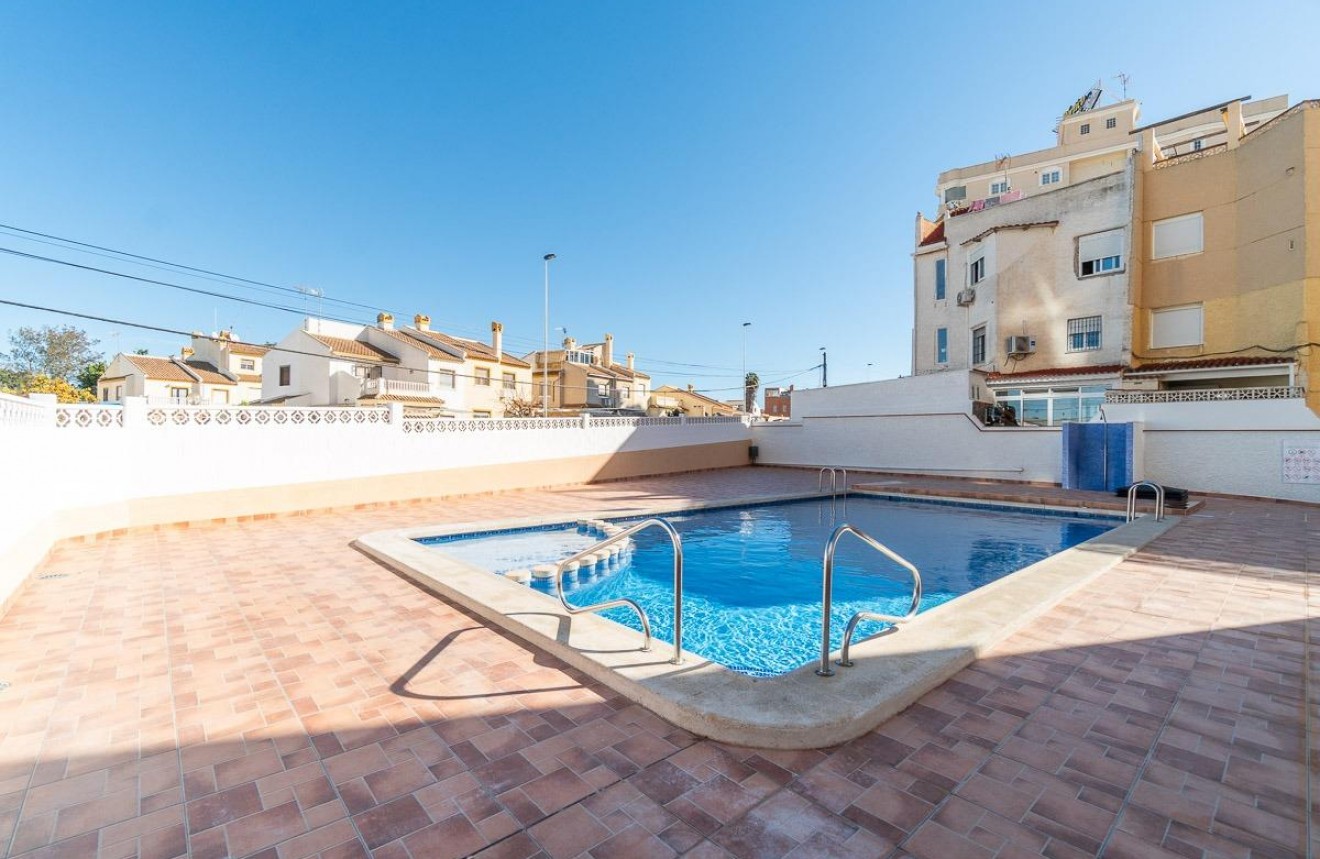 Resale - Apartment / flat -
Torrevieja - Nueva Torrevieja