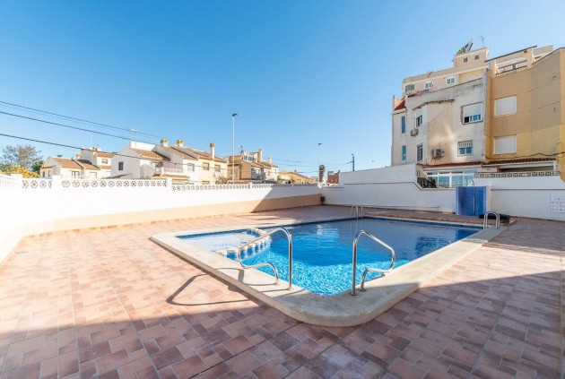 Resale - Apartment / flat -
Torrevieja - Nueva Torrevieja