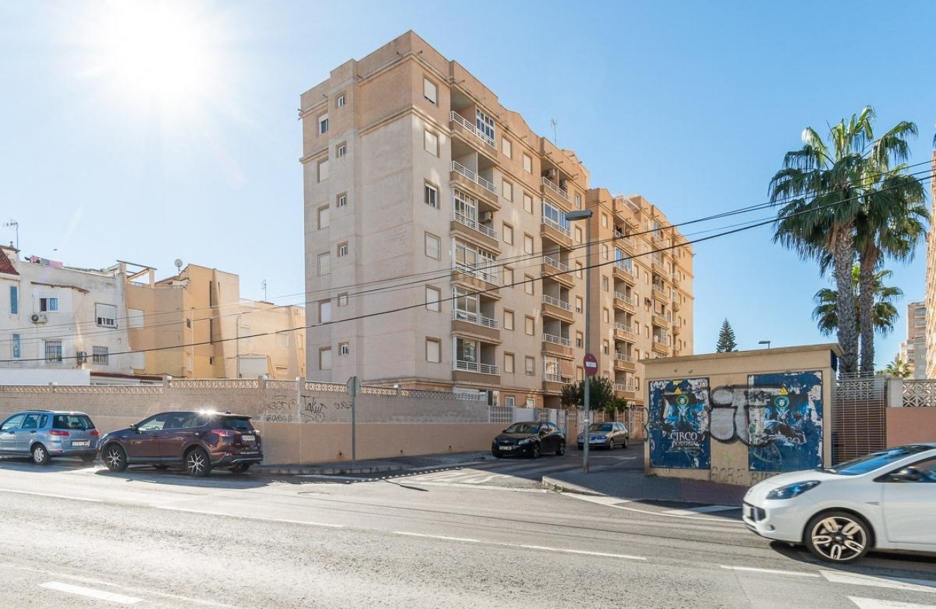 Resale - Apartment / flat -
Torrevieja - Nueva Torrevieja