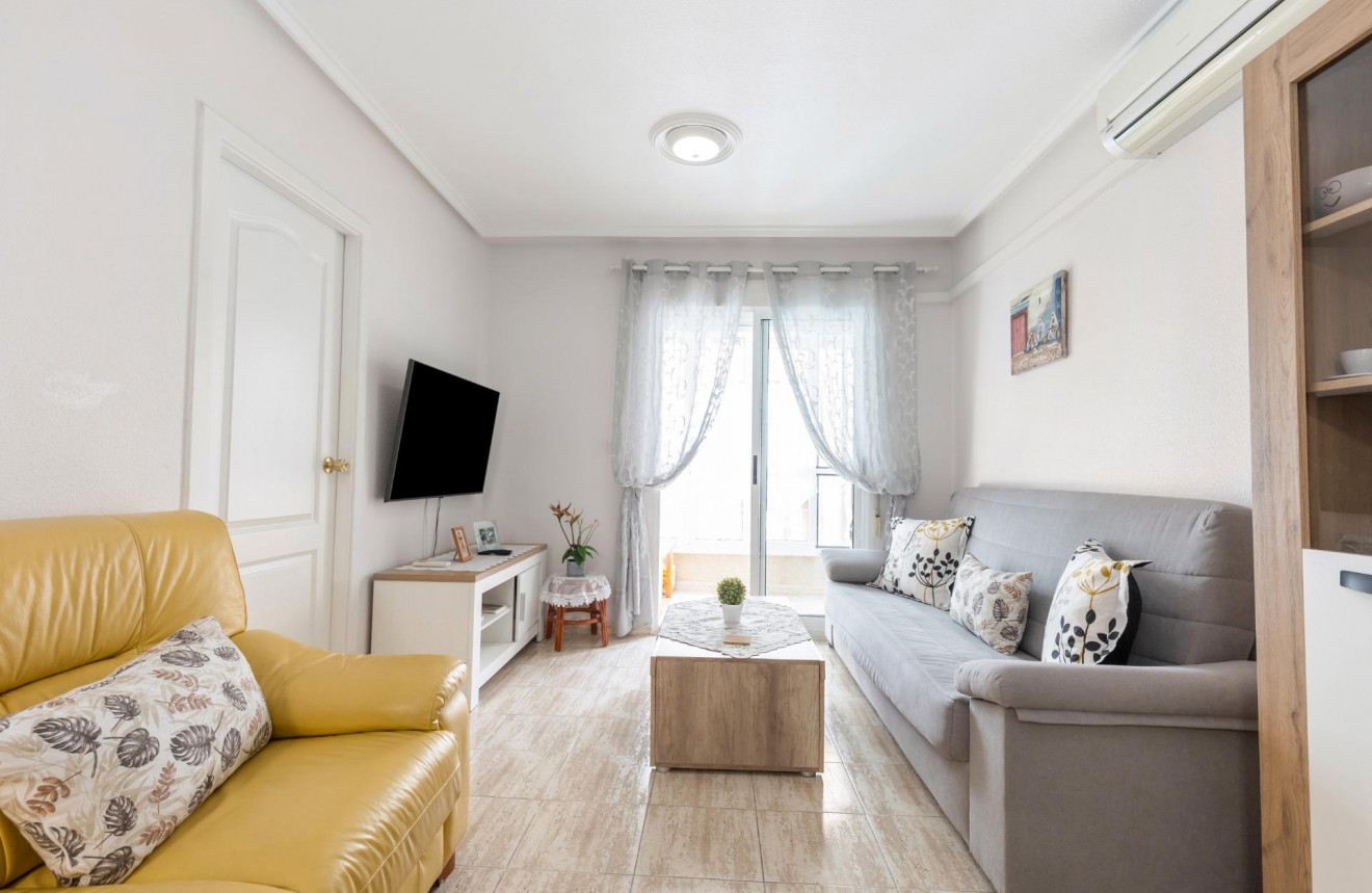 Resale - Apartment / flat -
Torrevieja - Estacion de autobuses