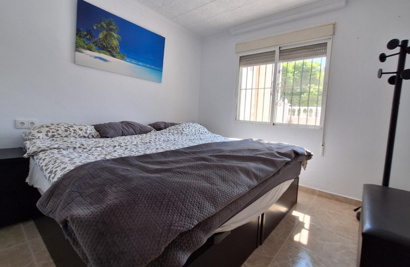 Z drugiej ręki - Bungalow -
Torrevieja - Costa Blanca