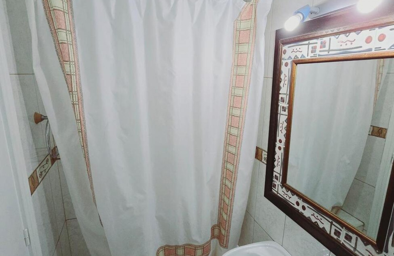 Segunda mano - Apartamento / piso -
Torrevieja - La Mata