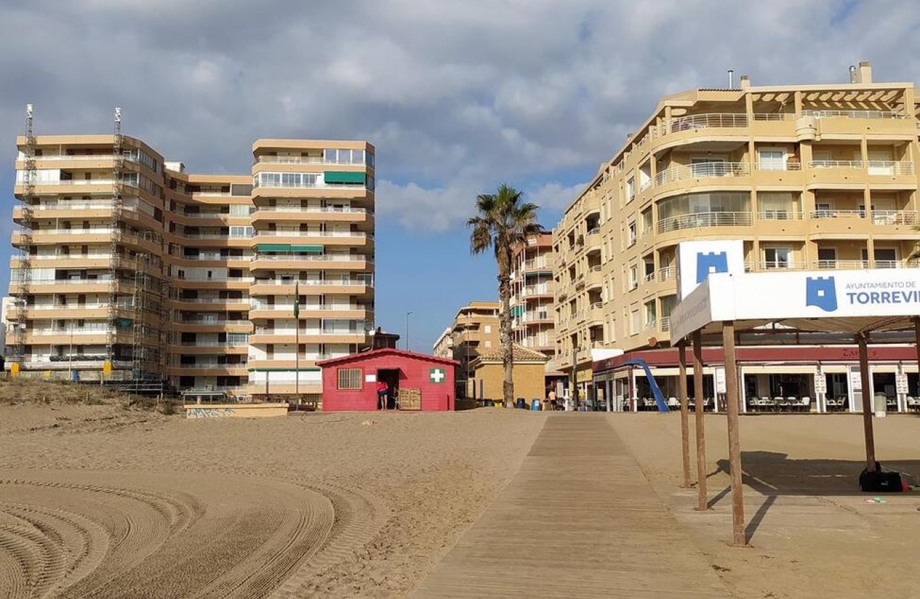 Aus zweiter Hand - Wohnung -
Torrevieja - La Mata