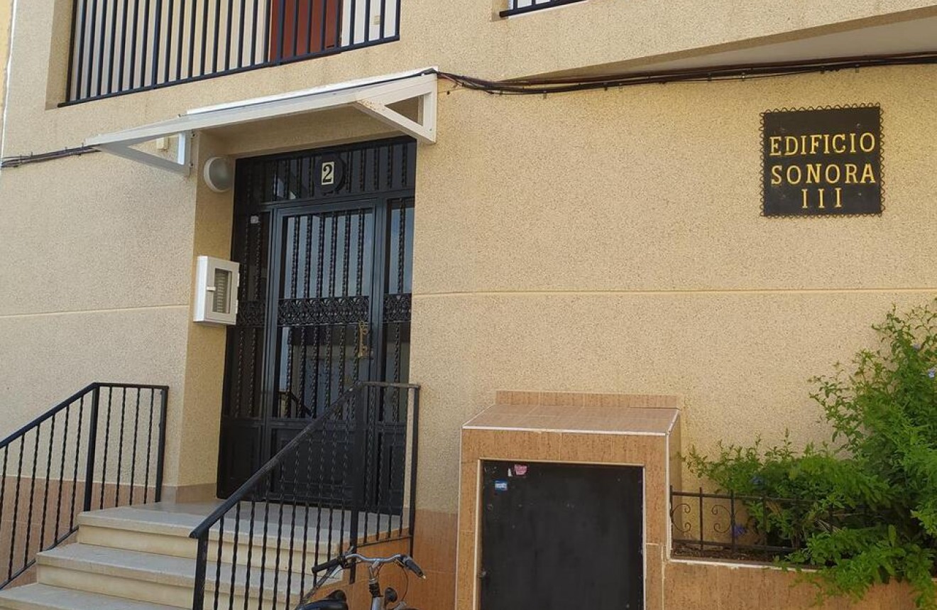 Tweedehands - Appartement / flat -
Torrevieja - La Mata