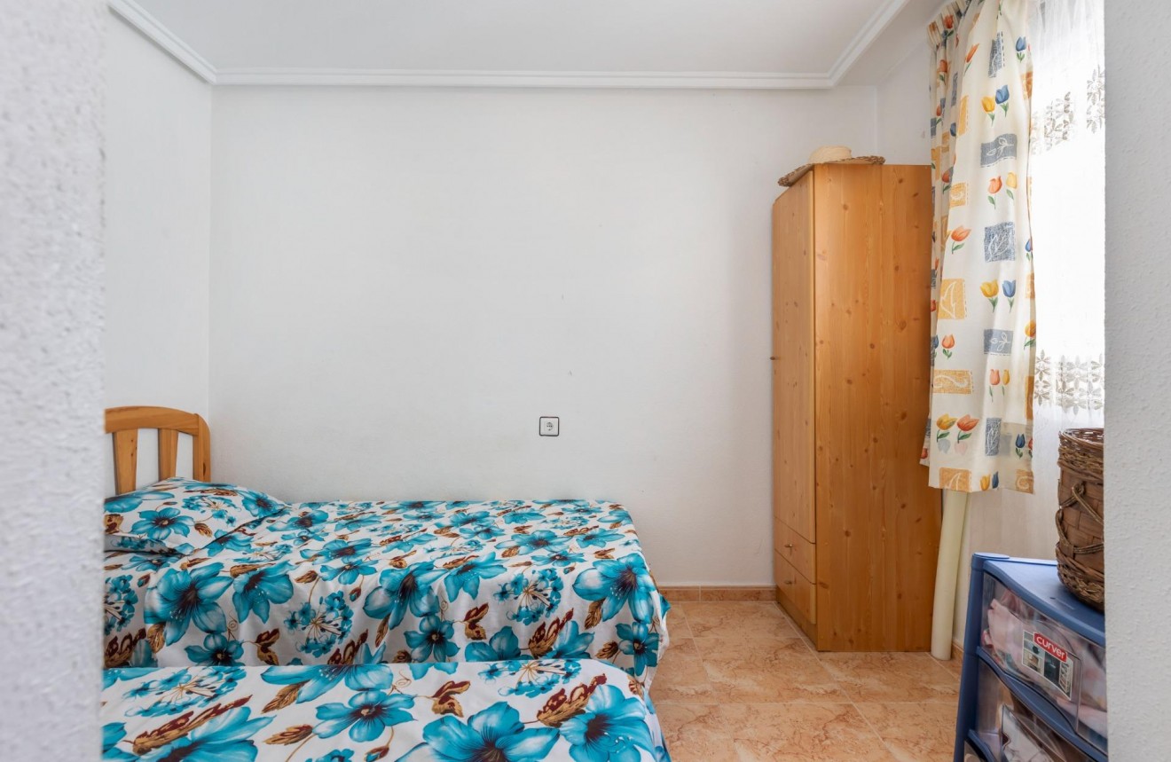 Z drugiej ręki - Bungalow -
Torrevieja - El Limonar