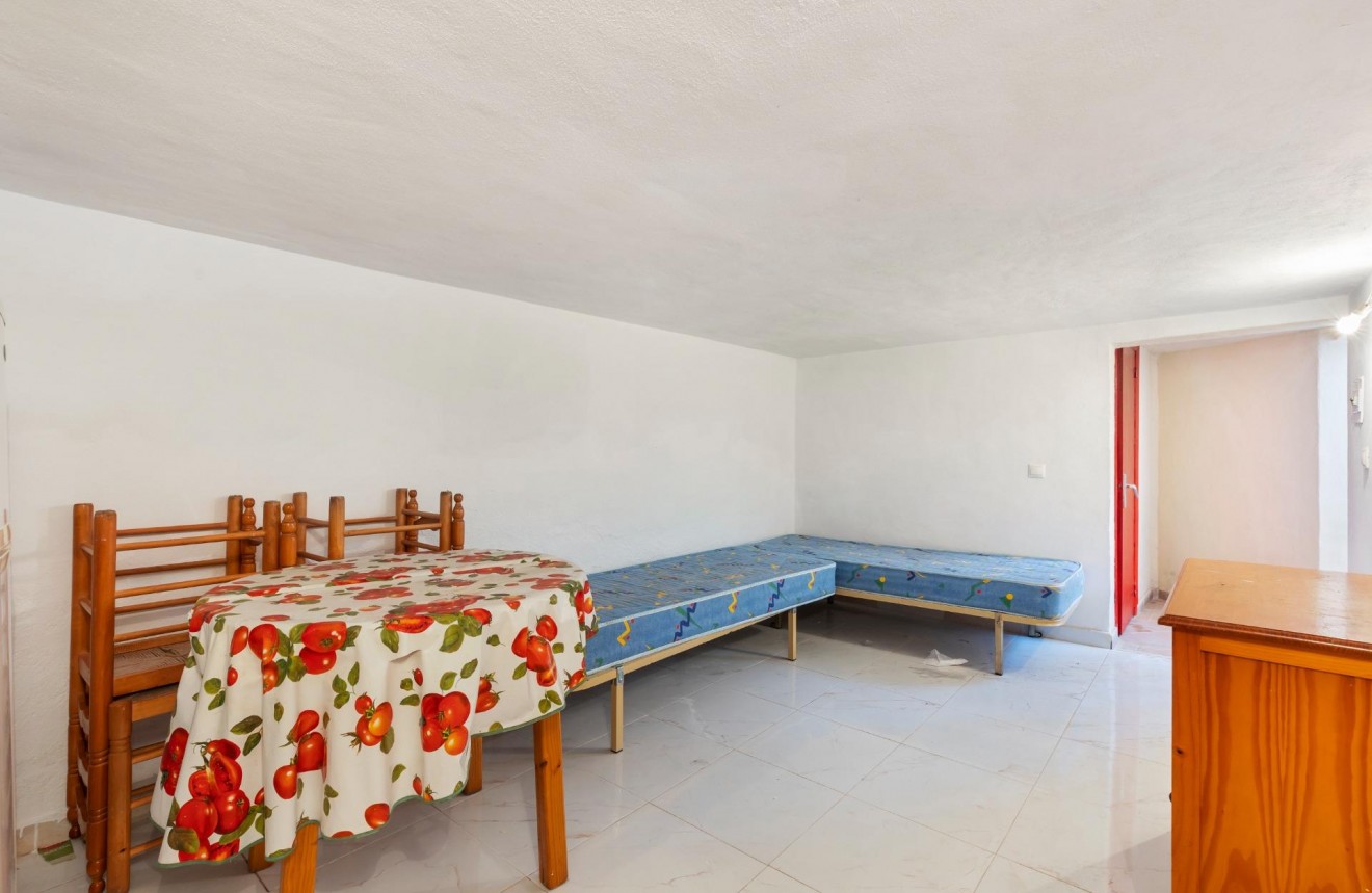 Aus zweiter Hand - Bungalow -
Torrevieja - El Limonar