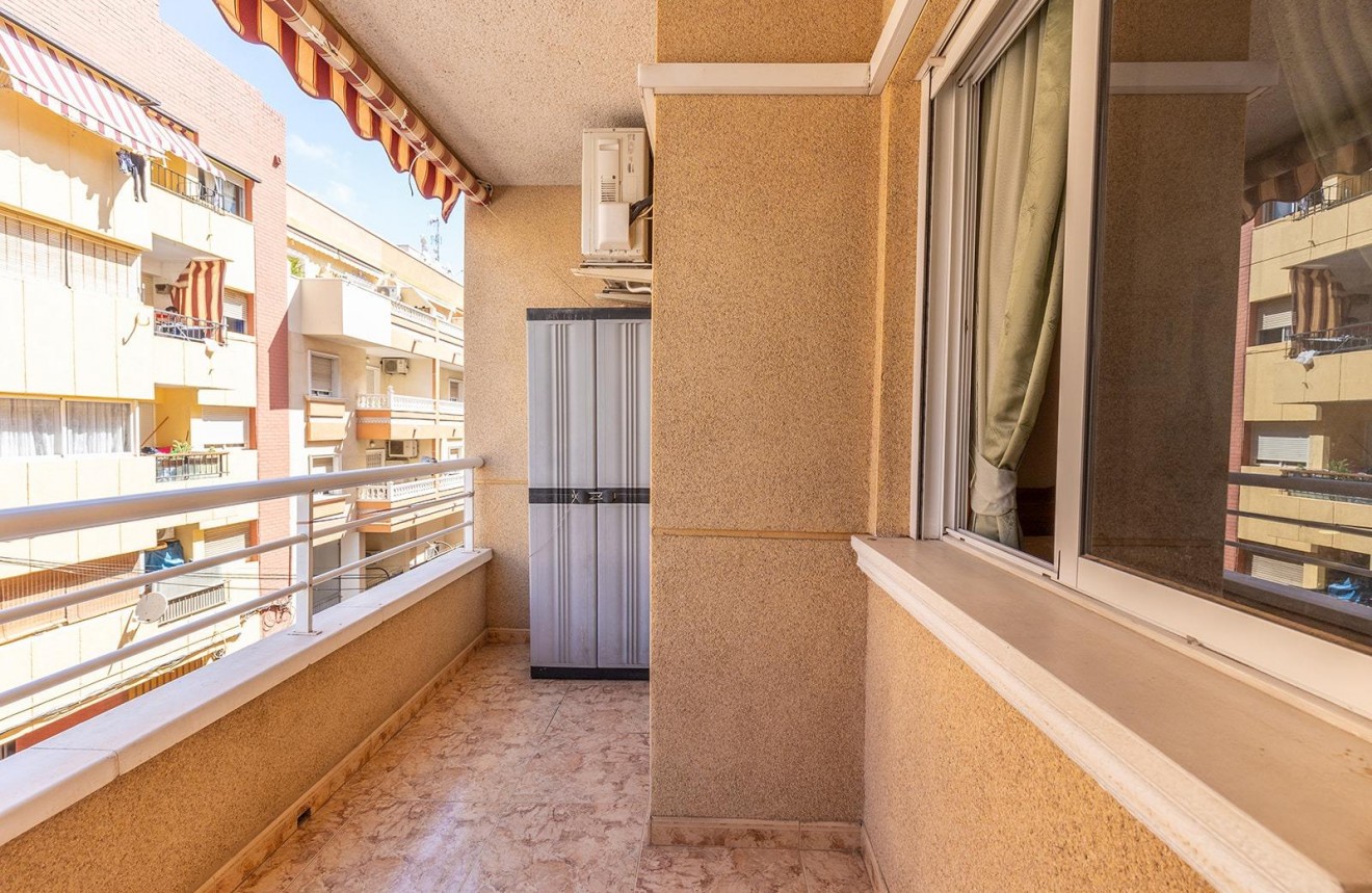 Tweedehands - Appartement / flat -
Torrevieja - Estacion de autobuses