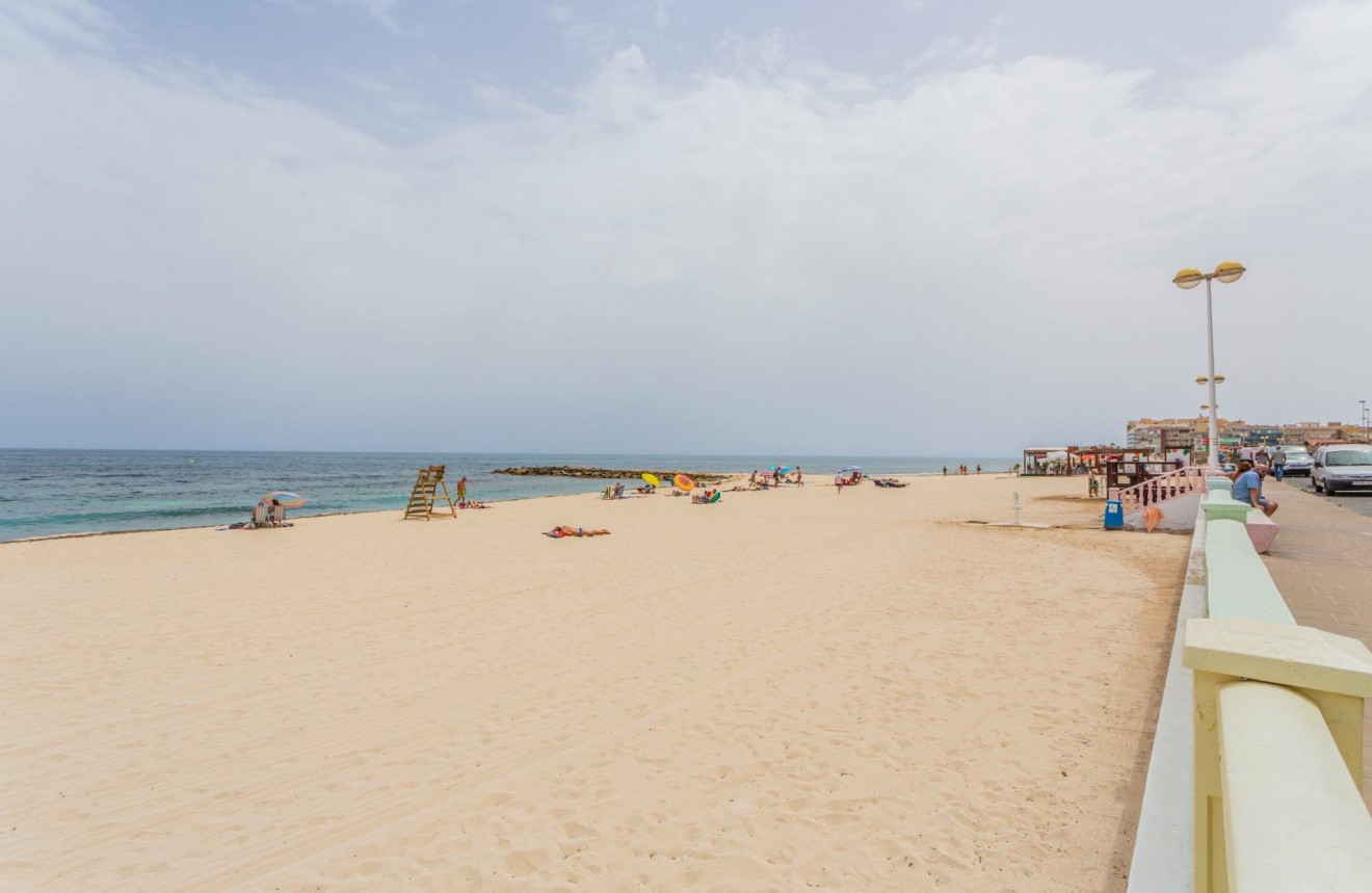 Aus zweiter Hand - Wohnung -
Torrevieja - Estacion de autobuses