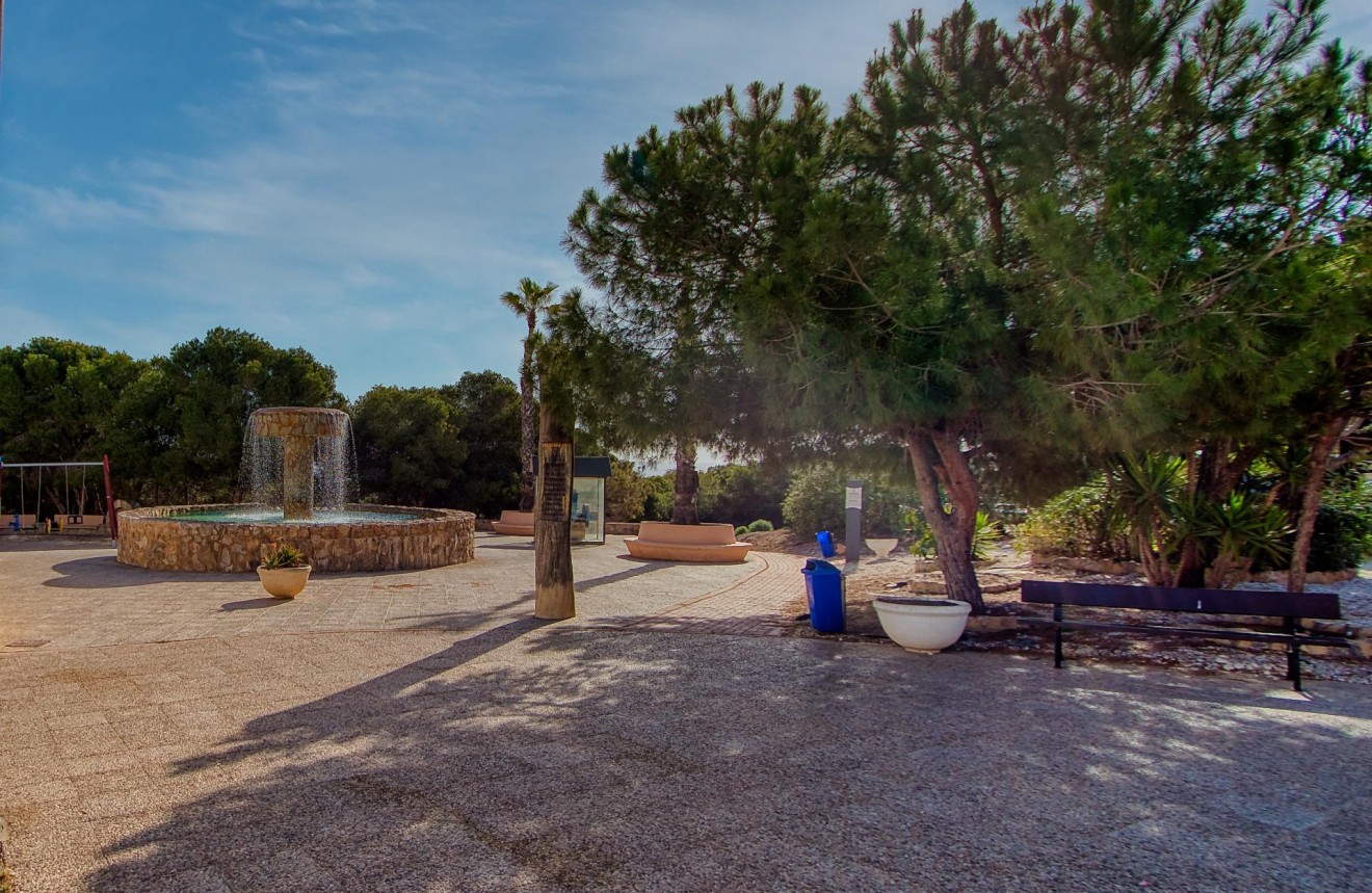 Aus zweiter Hand - Wohnung -
Torrevieja - Estacion de autobuses