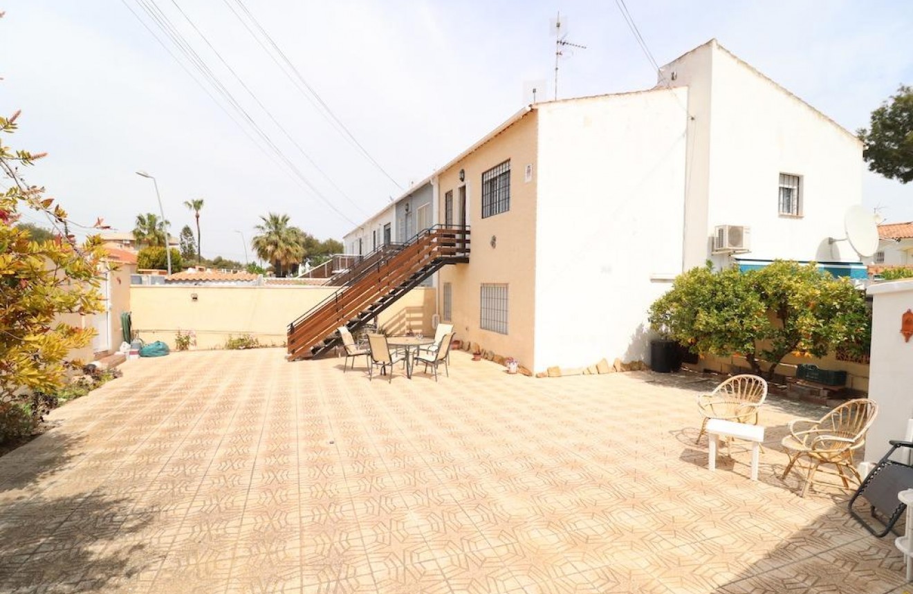 Resale - Bungalow -
Torrevieja - Costa Blanca