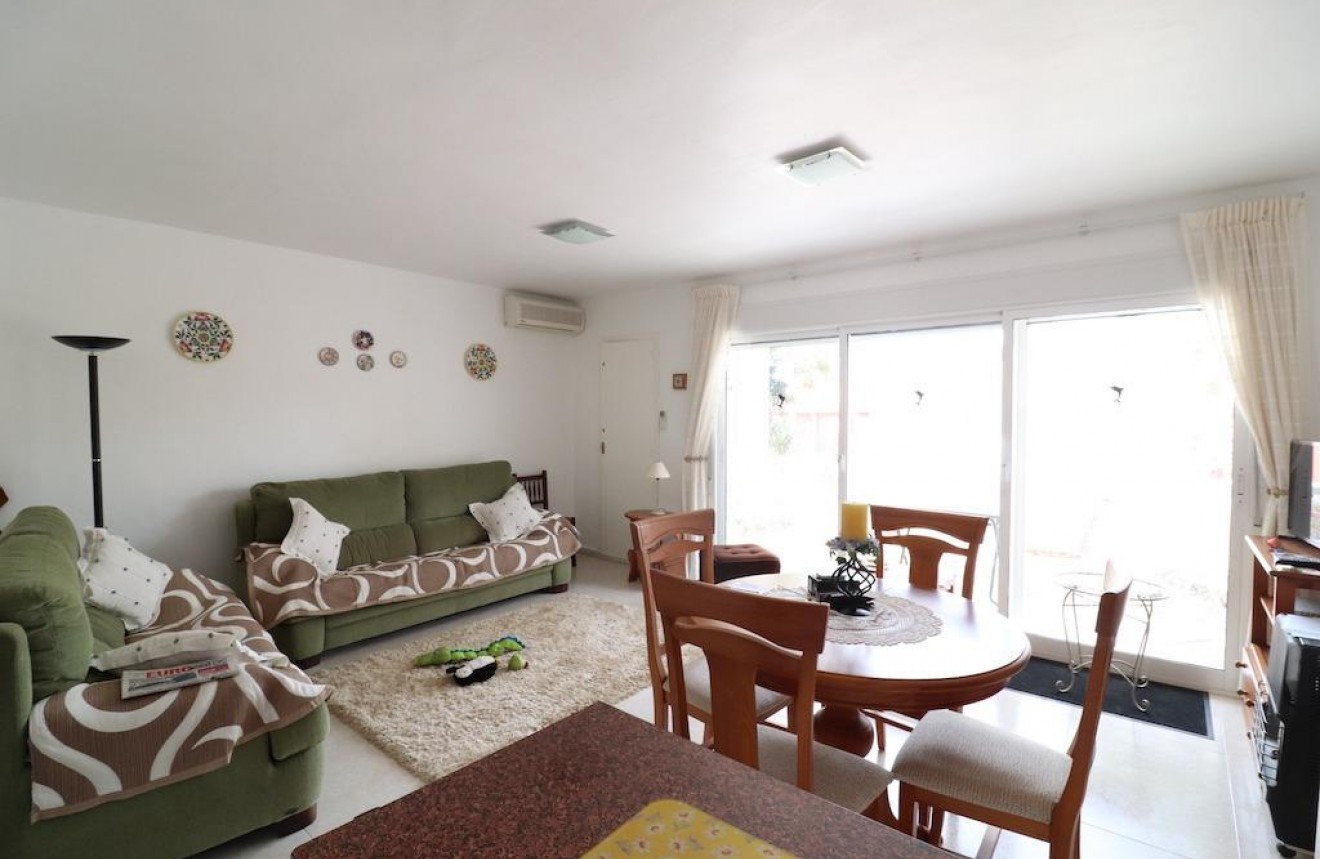 Z drugiej ręki - Bungalow -
Torrevieja - Costa Blanca