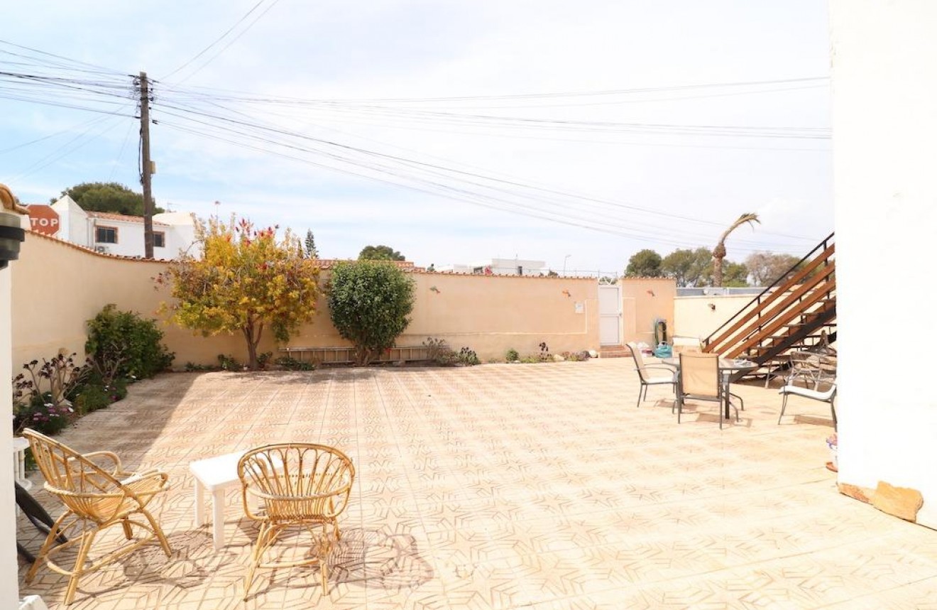 Resale - Bungalow -
Torrevieja - Costa Blanca