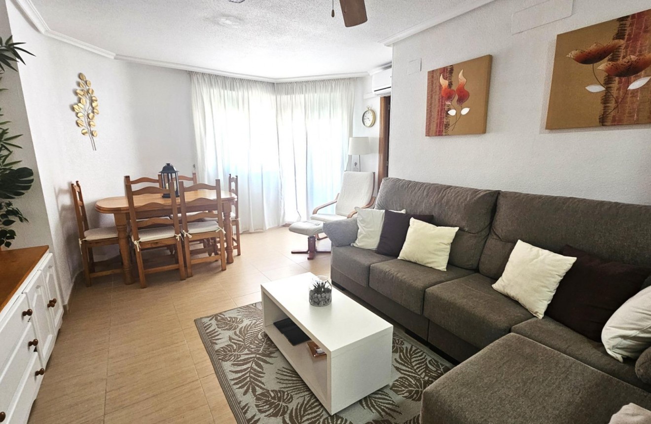 Segunda mano - Apartamento / piso -
Torrevieja - Centro