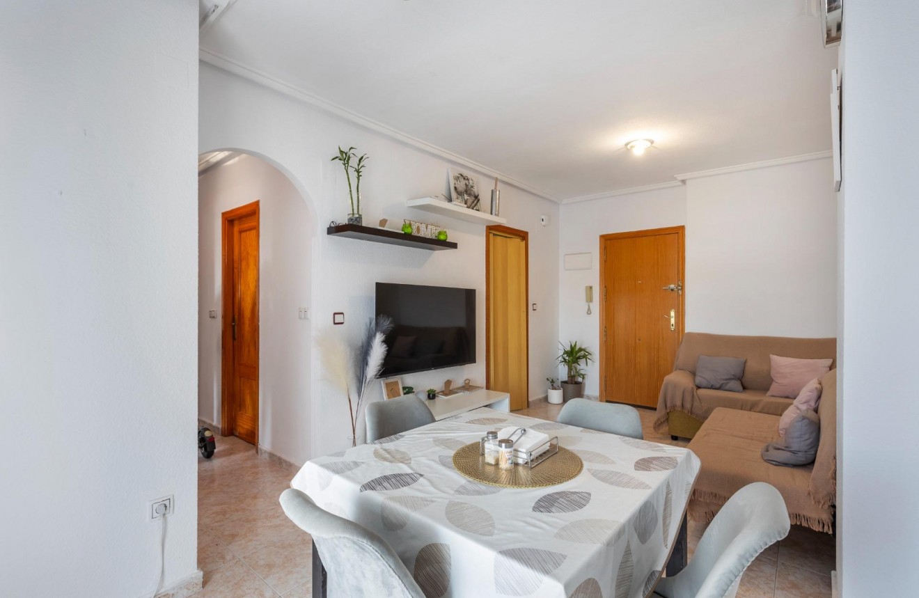 Segunda mano - Apartamento / piso -
Torrevieja - Nueva Torrevieja