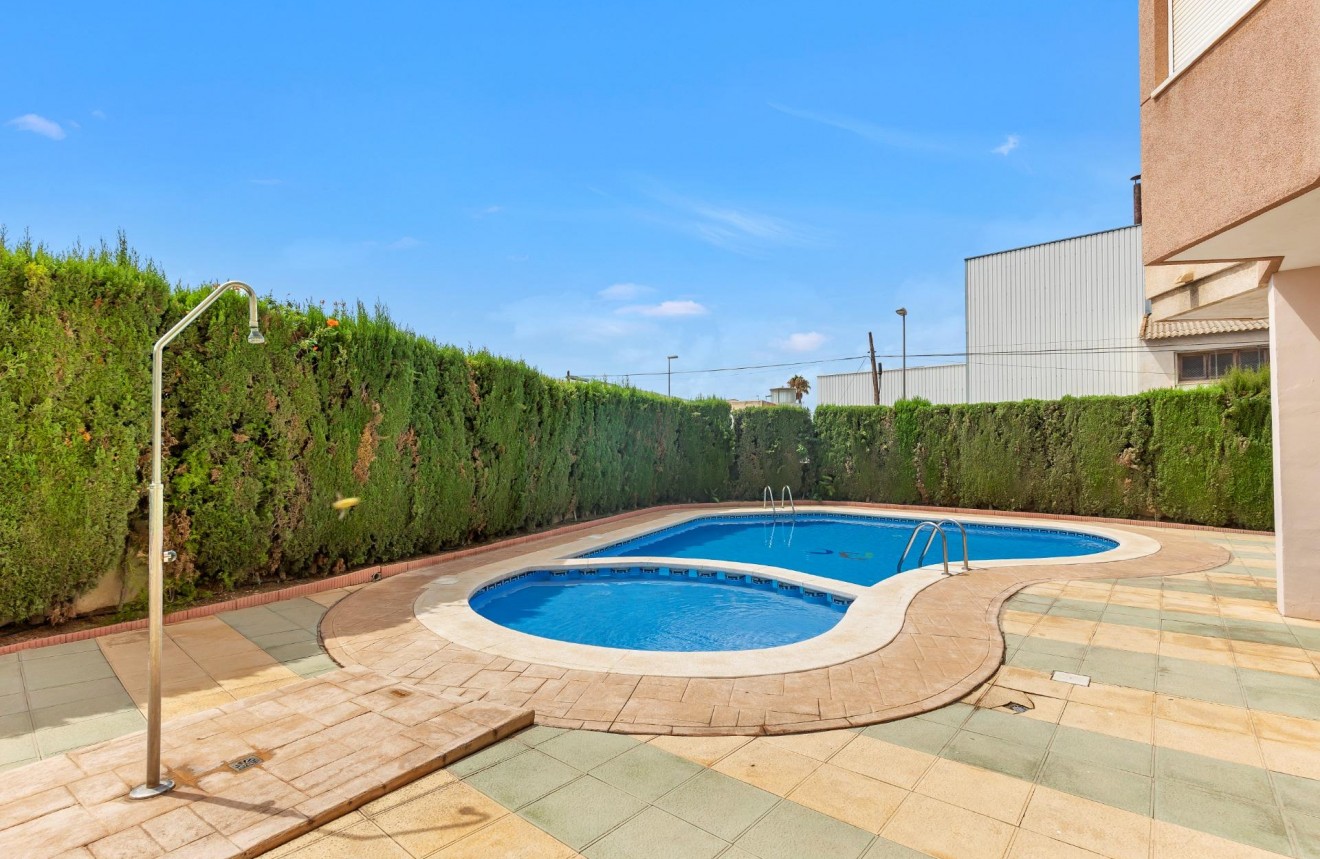 Resale - Apartment / flat -
Torrevieja - Nueva Torrevieja