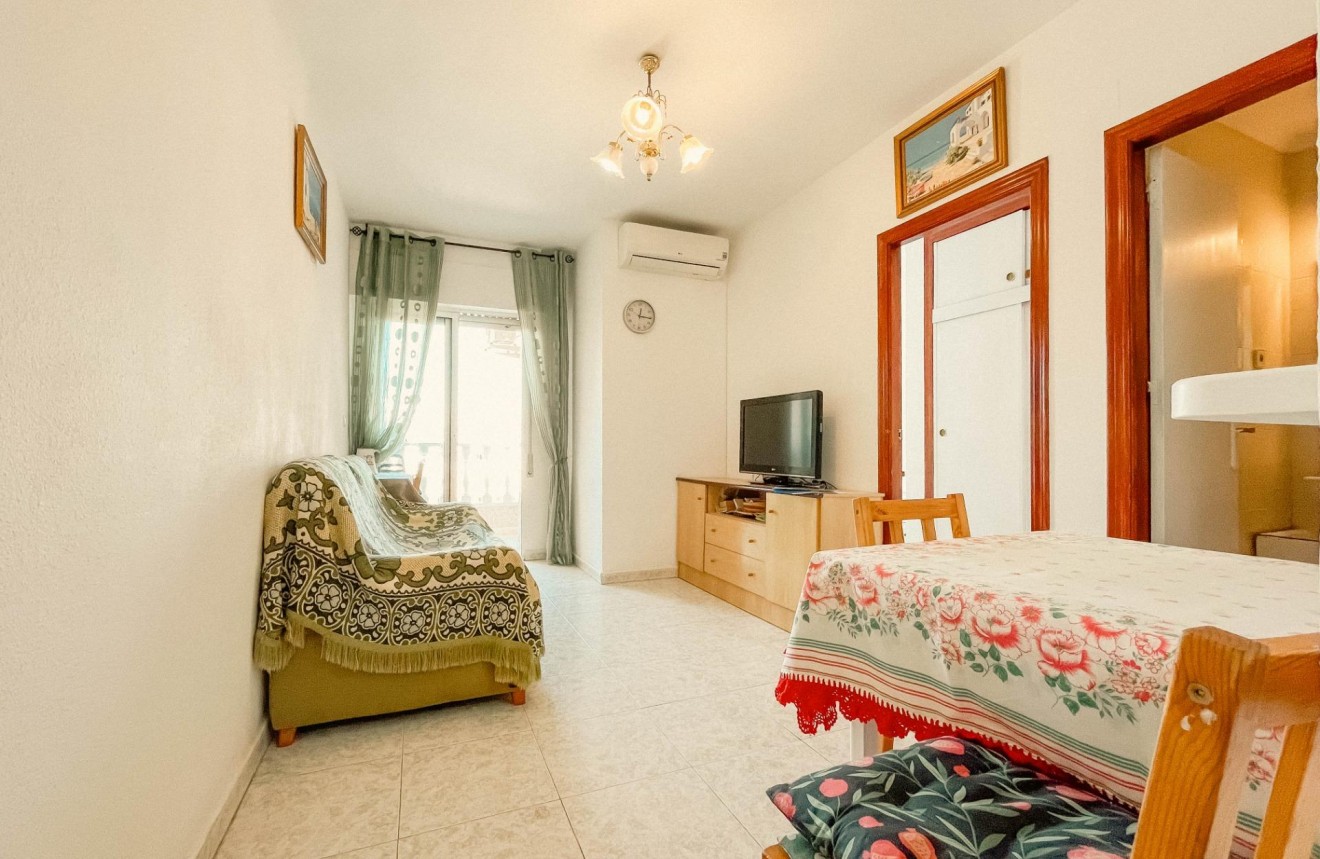 Tweedehands - Appartement / flat -
Torrevieja - Estacion de autobuses