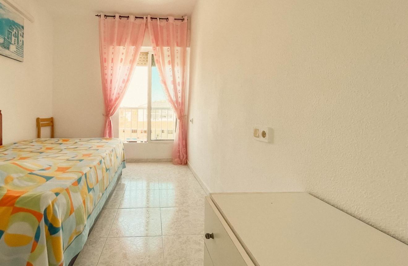 Resale - Apartment / flat -
Torrevieja - Estacion de autobuses