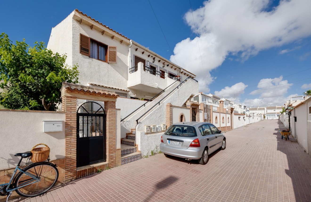 Segunda mano - Bungalow -
Torrevieja - Los Frutales