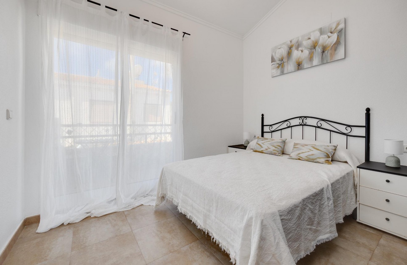 Resale - Bungalow -
Torrevieja - Los Frutales