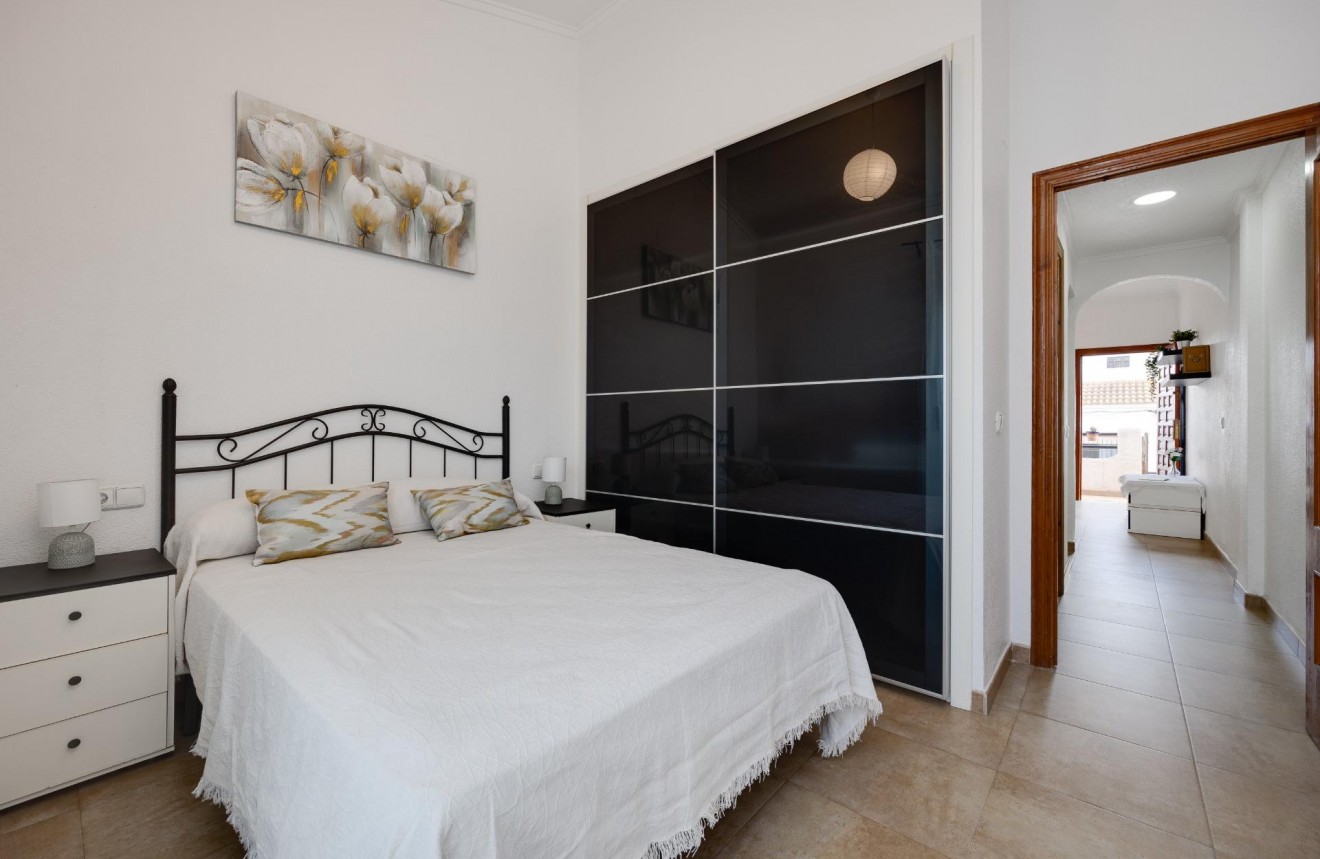 Aus zweiter Hand - Bungalow -
Torrevieja - Los Frutales