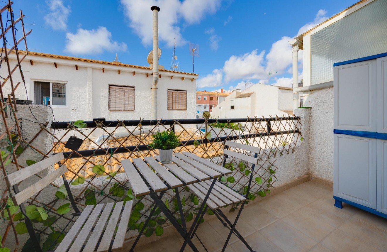 Z drugiej ręki - Bungalow -
Torrevieja - Los Frutales