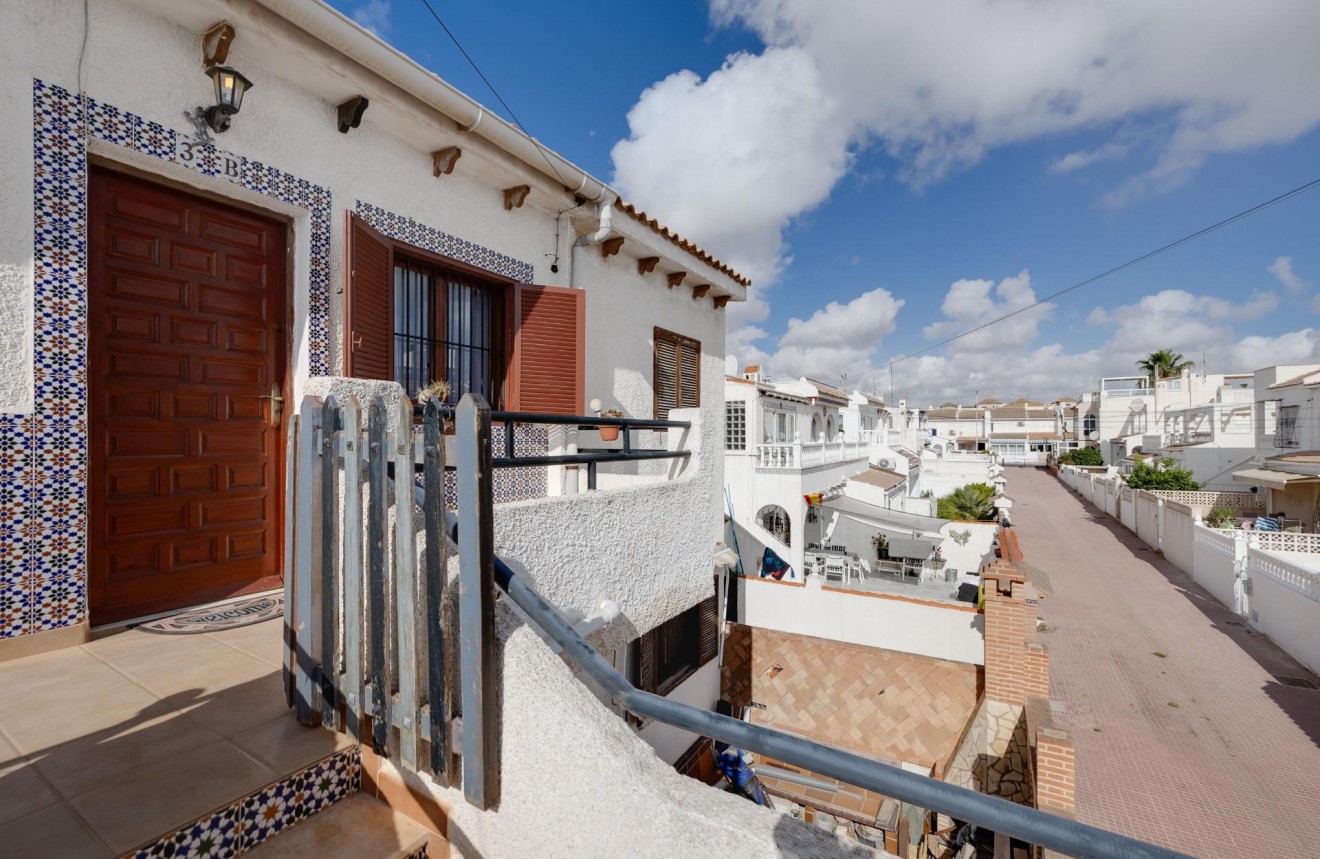 Segunda mano - Bungalow -
Torrevieja - Los Frutales