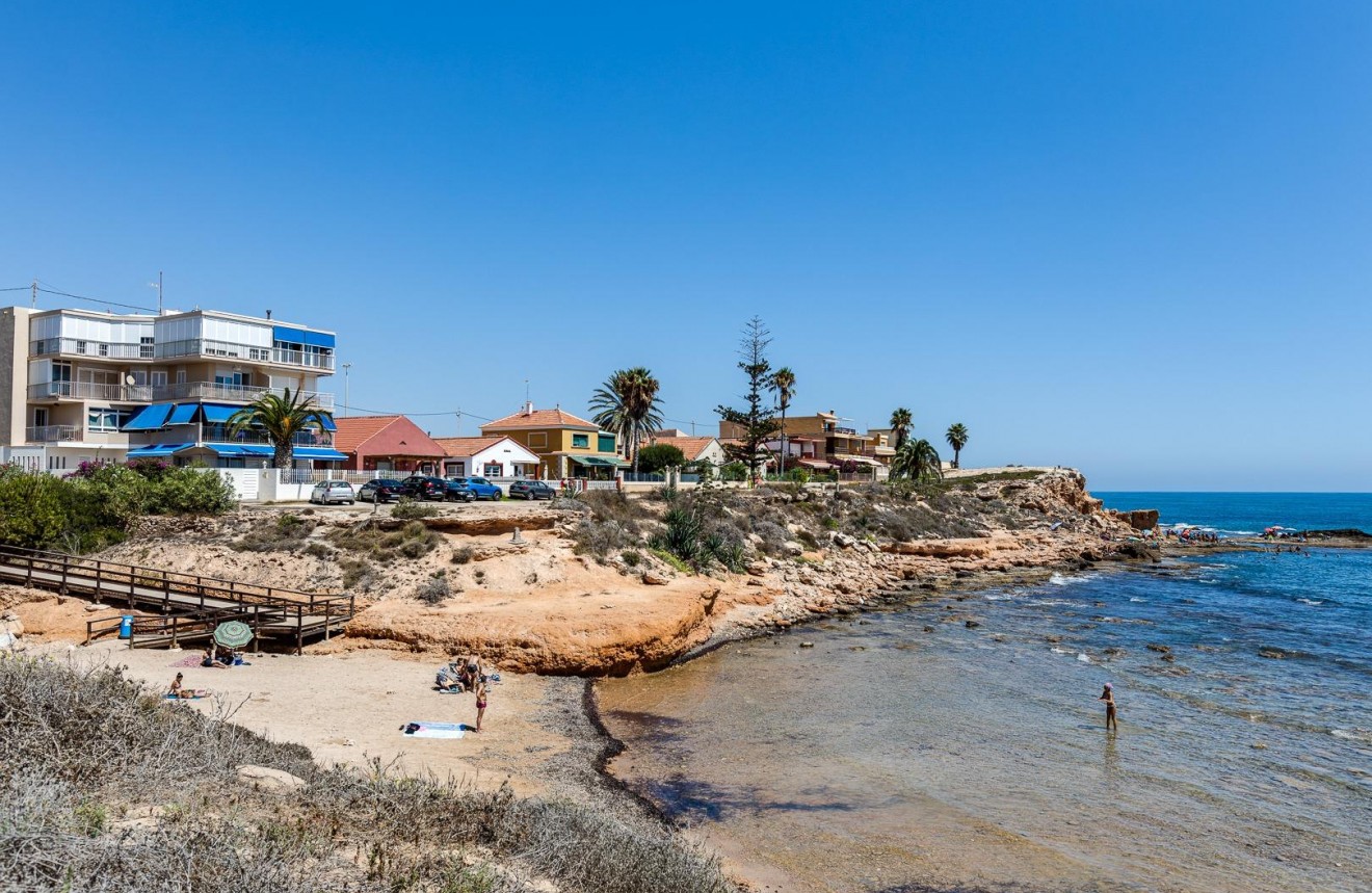 Segunda mano - Bungalow -
Torrevieja - Los Frutales