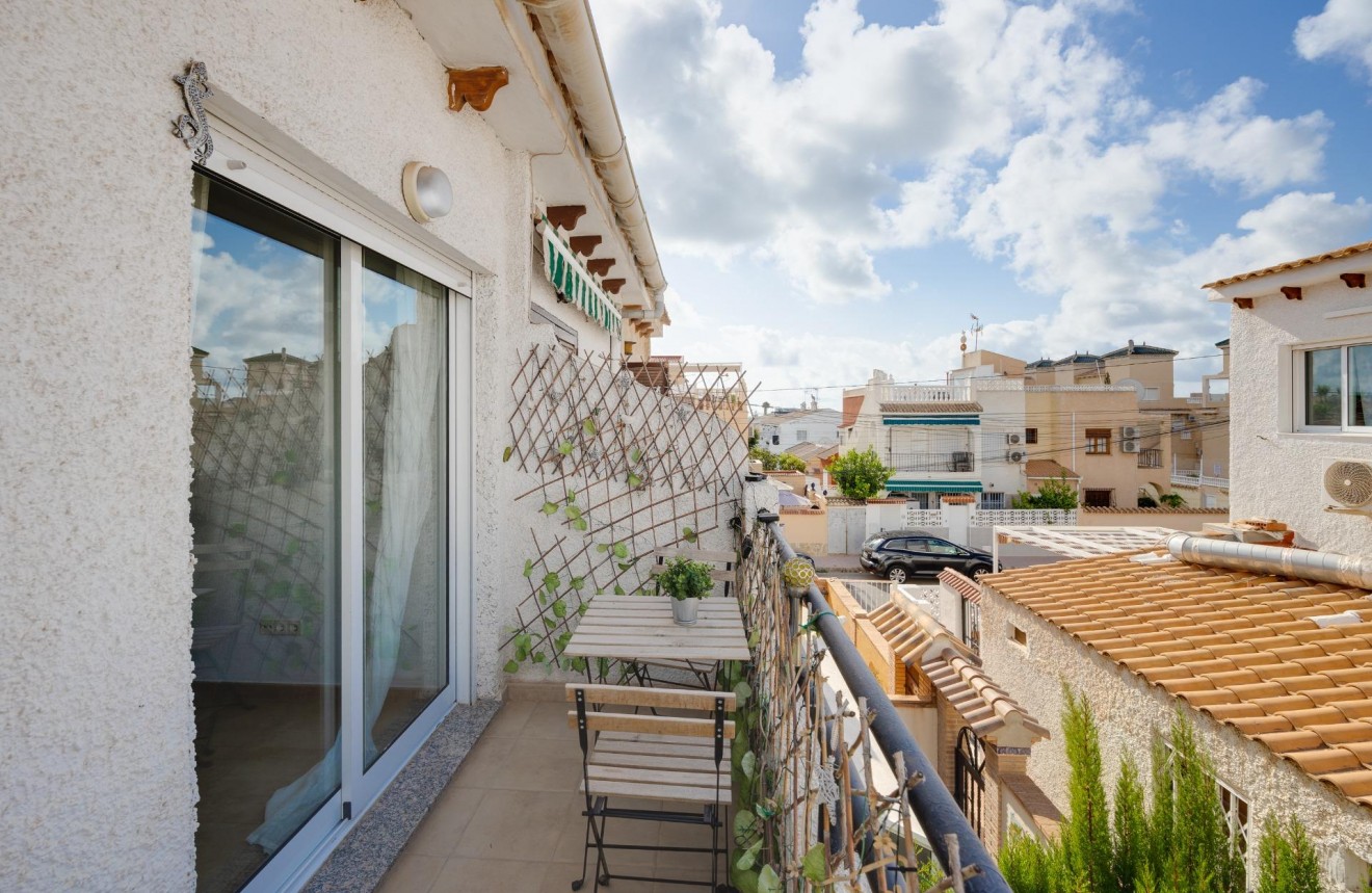 Z drugiej ręki - Bungalow -
Torrevieja - Los Frutales