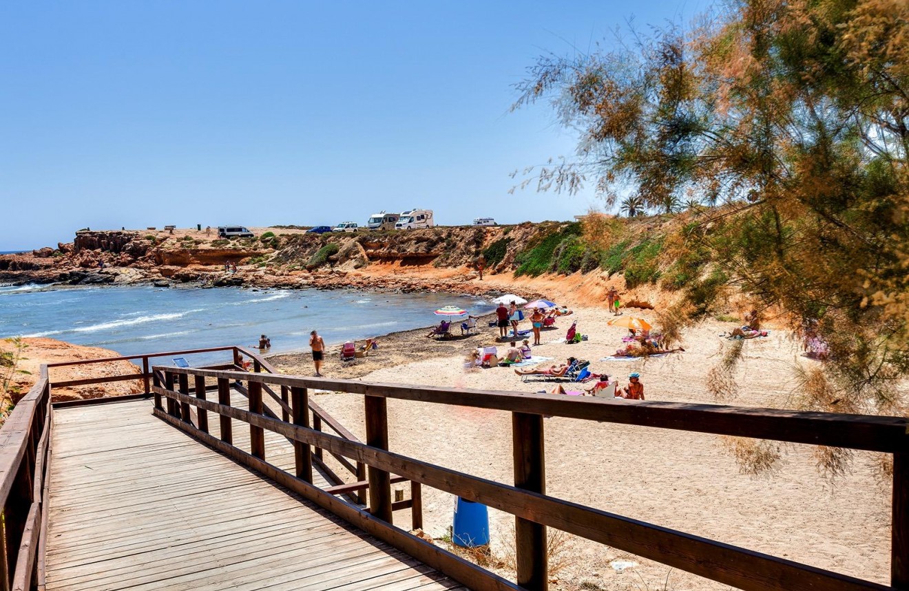 Z drugiej ręki - Bungalow -
Torrevieja - Los Frutales