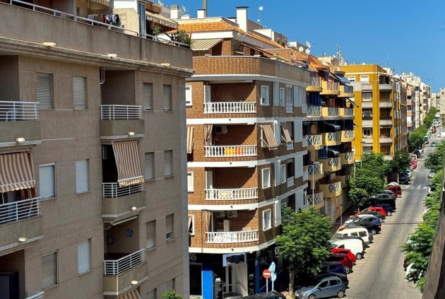 Resale - Apartment / flat -
Torrevieja - Costa Blanca