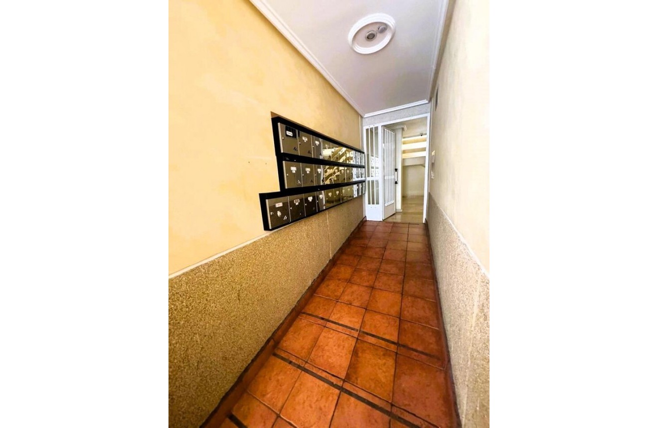 Resale - Apartment / flat -
Torrevieja - Costa Blanca