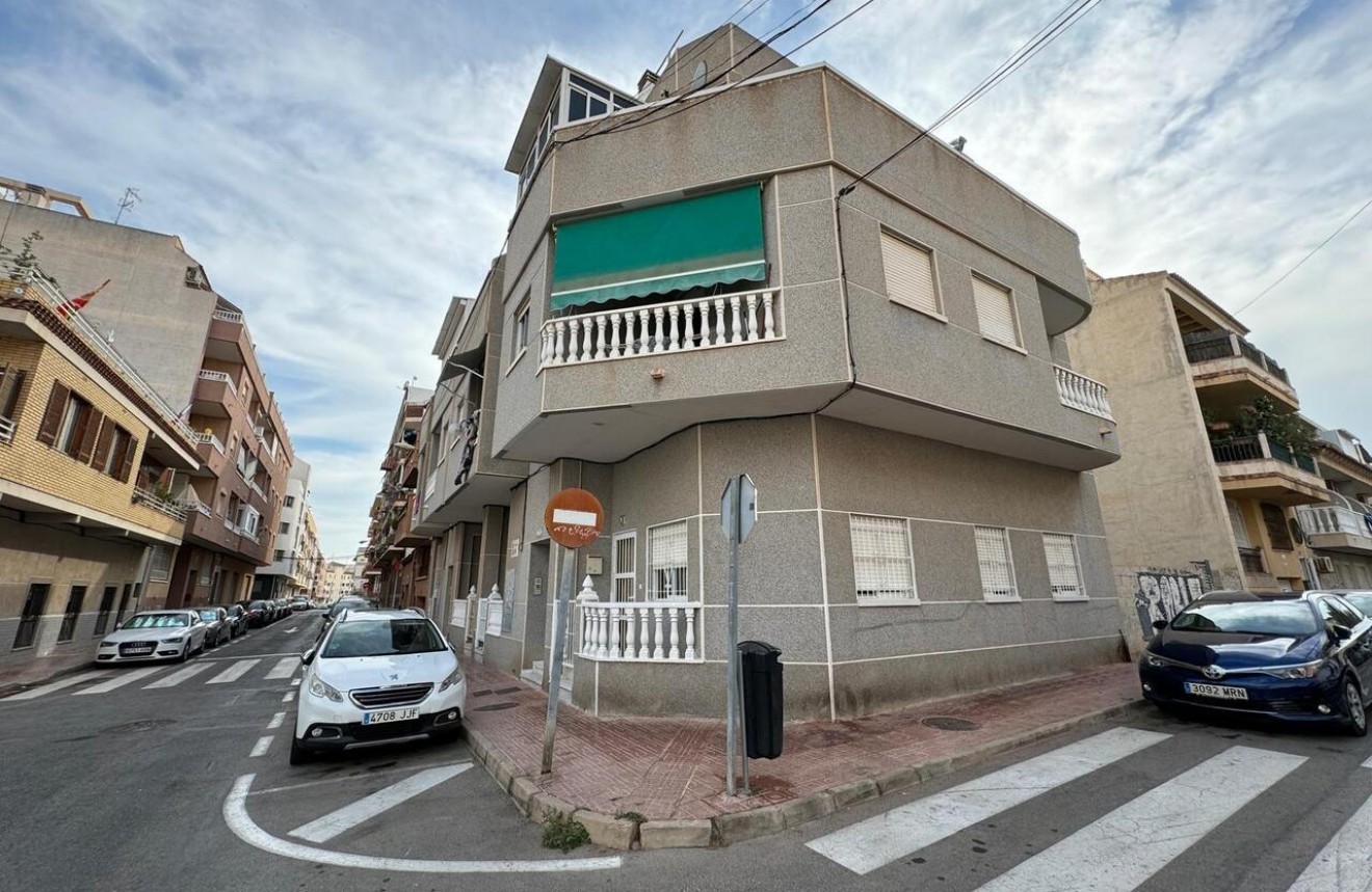 Resale - Apartment / flat -
Torrevieja - Costa Blanca