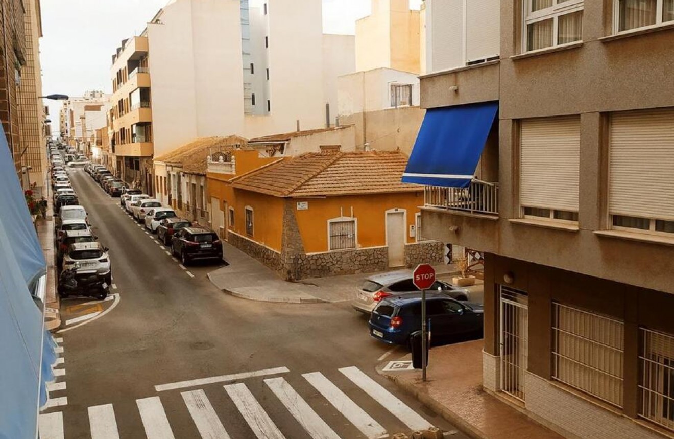 Z drugiej ręki - Mieszkanie w bloku -
Torrevieja - DOWNTOWN