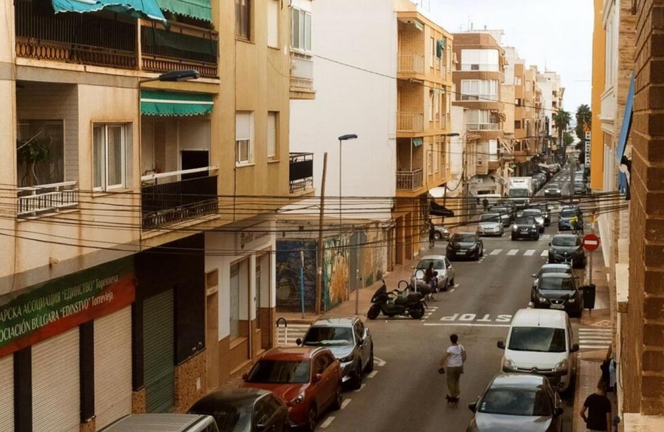 Z drugiej ręki - Mieszkanie w bloku -
Torrevieja - DOWNTOWN