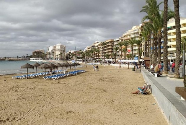 Z drugiej ręki - Mieszkanie w bloku -
Torrevieja - DOWNTOWN