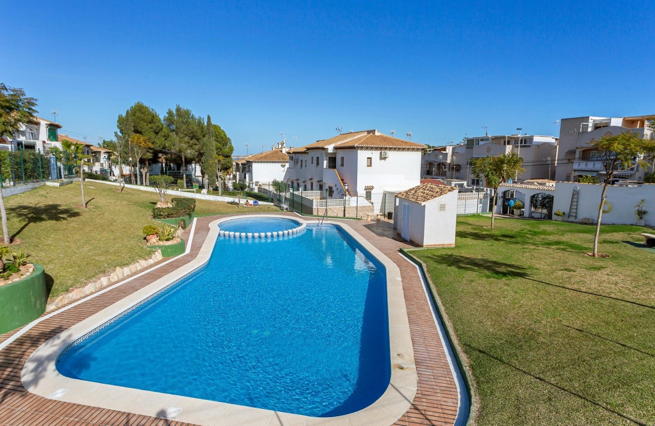 Segunda mano - Apartamento / piso -
Torrevieja - Lago Jardin