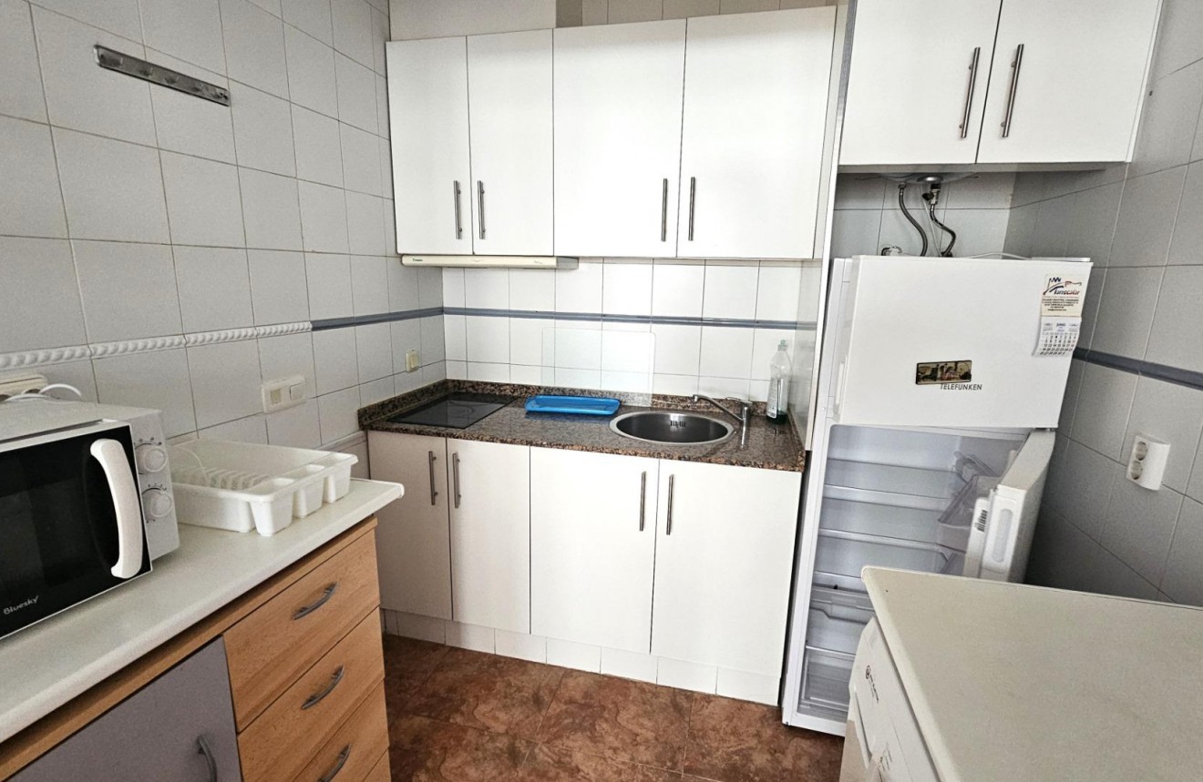 Resale - Bungalow -
Torrevieja - Doña ines