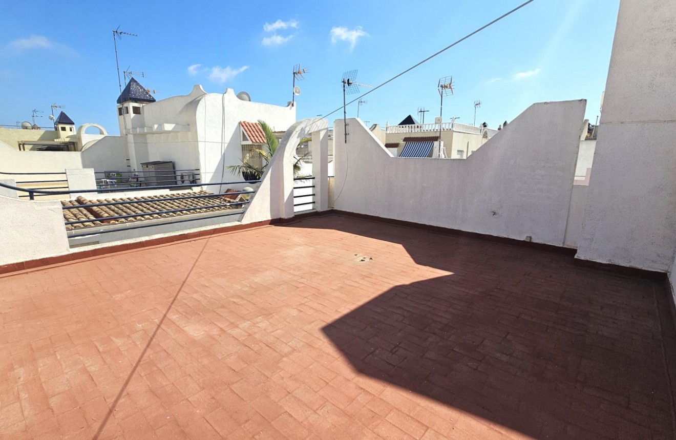 Tweedehands - Bungalow -
Torrevieja - Doña ines