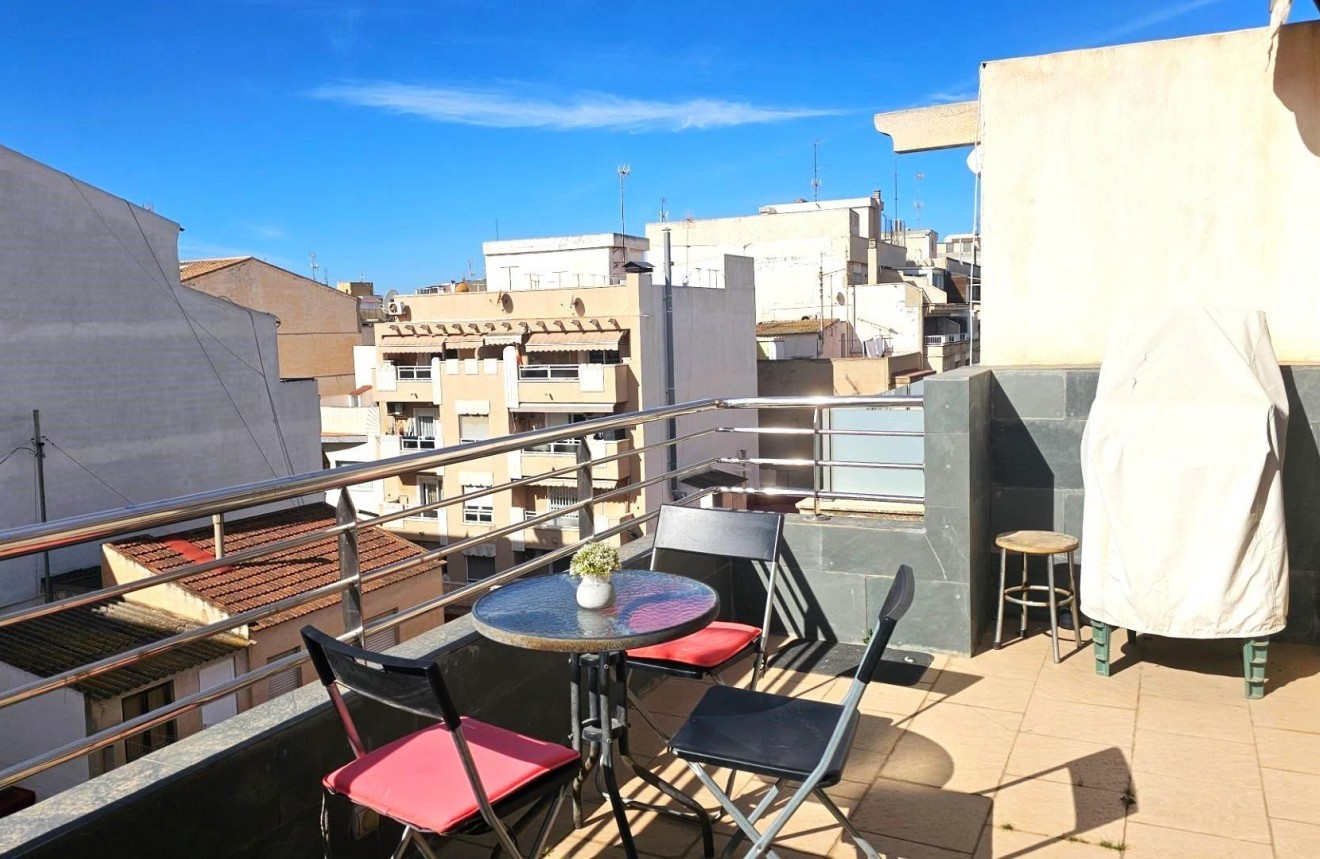 Segunda mano - Apartamento / piso -
Torrevieja - Centro