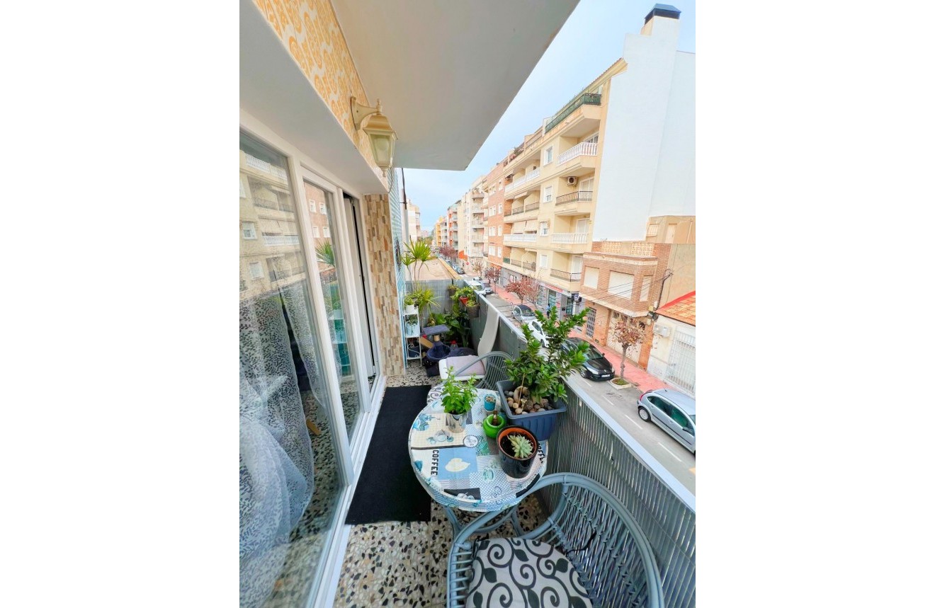 Tweedehands - Appartement / flat -
Torrevieja - Centro