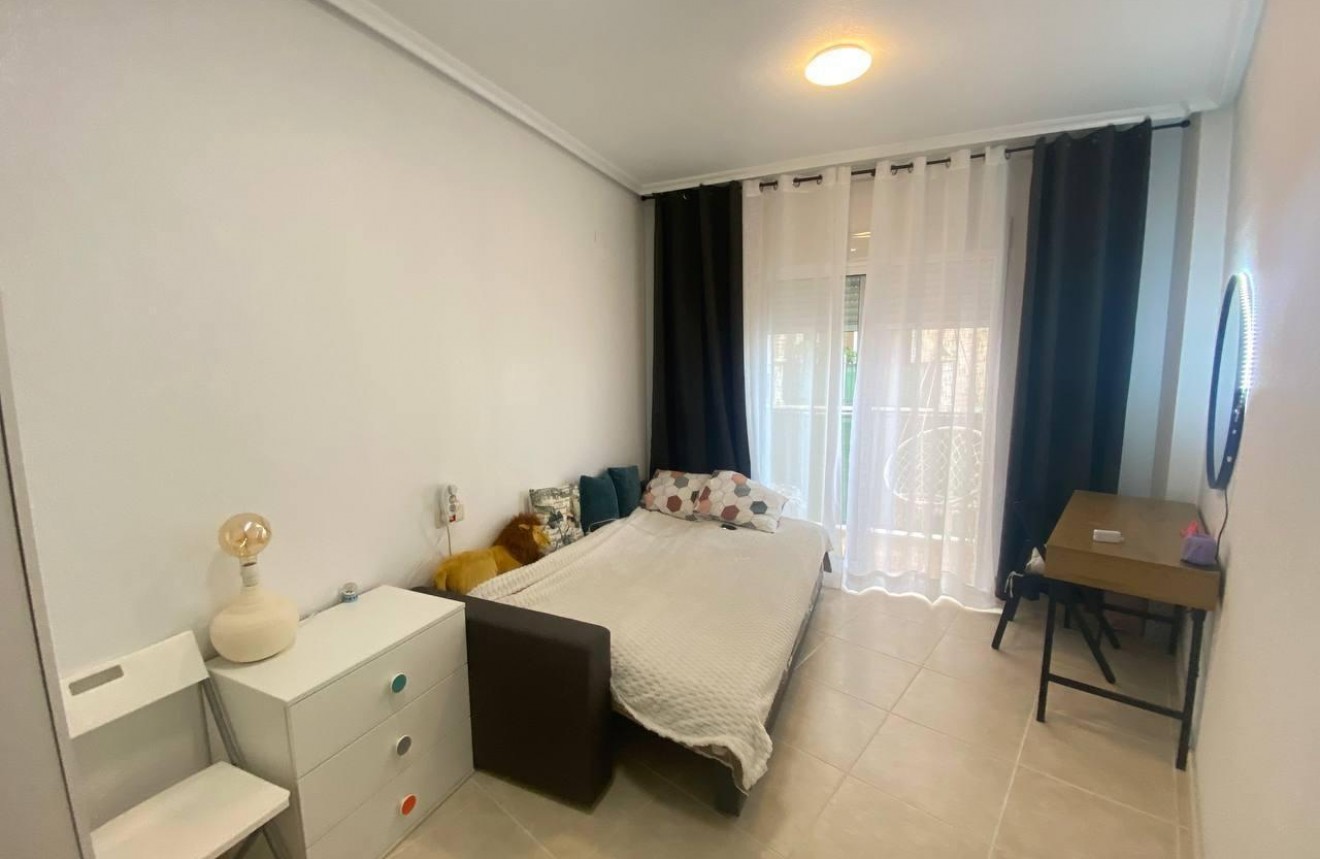 Resale - Apartment / flat -
Almoradí