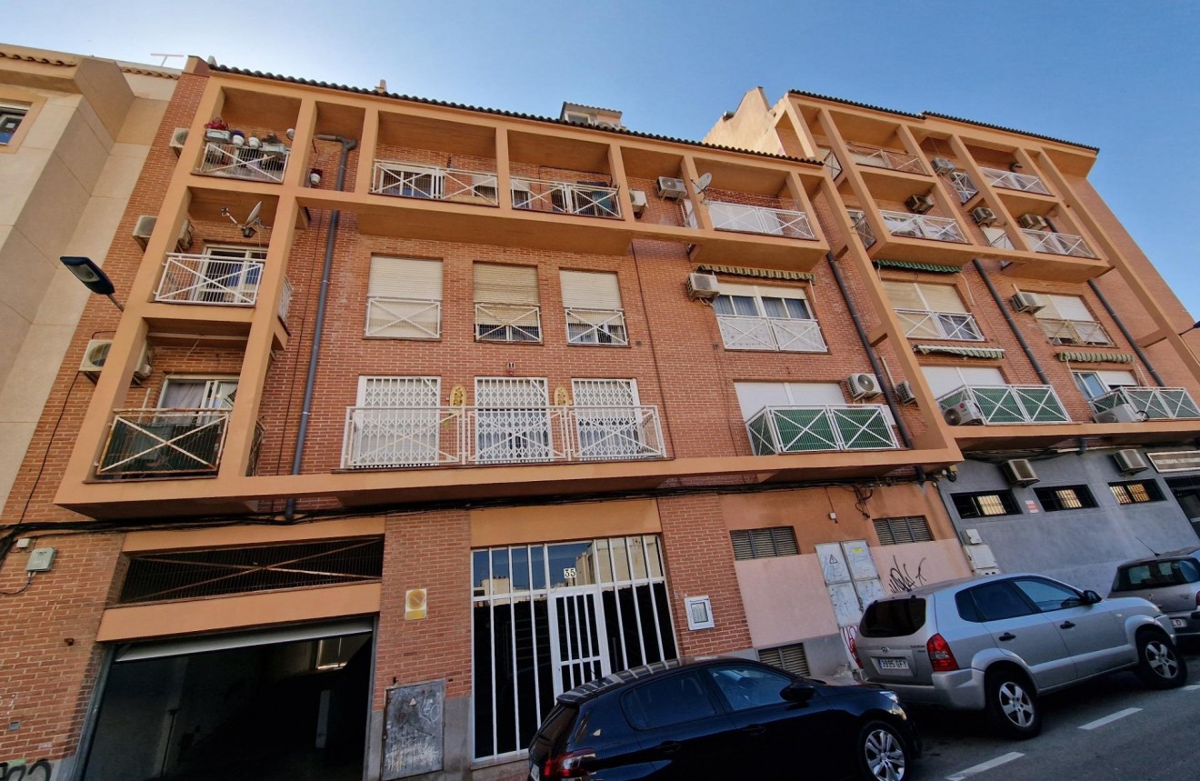 Resale - Apartment / flat -
Torrevieja - Centro