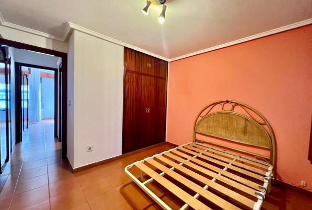 Resale - Apartment / flat -
Torrevieja - Centro