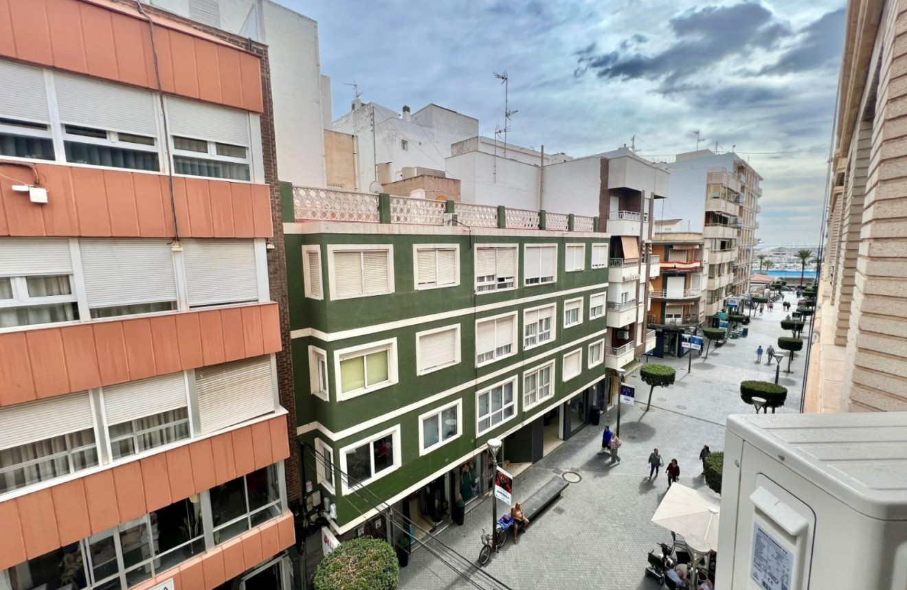 Tweedehands - Appartement / flat -
Torrevieja - Centro