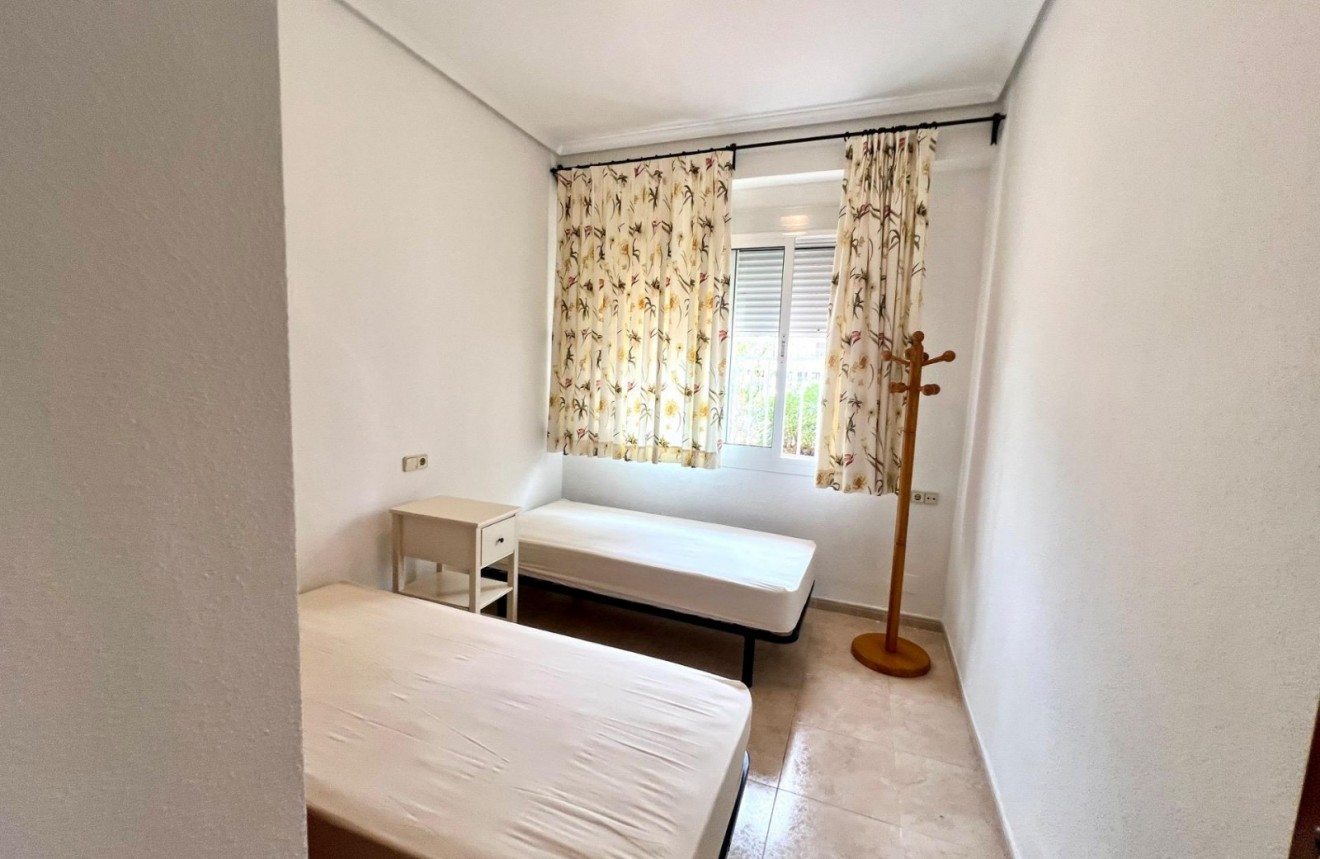 Aus zweiter Hand - Wohnung -
Torrevieja - Playa de los Naufragos