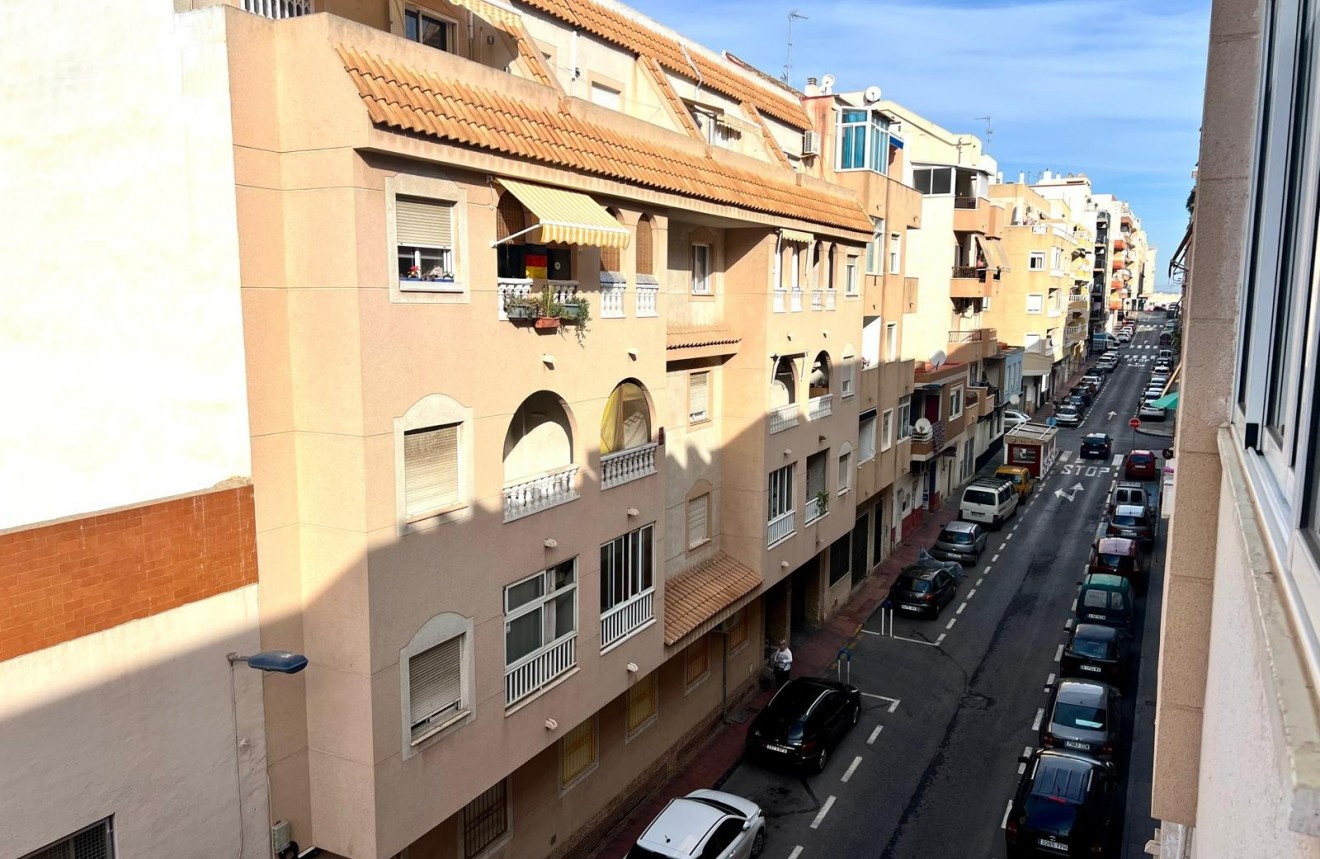 Aus zweiter Hand - Wohnung -
Torrevieja - Centro