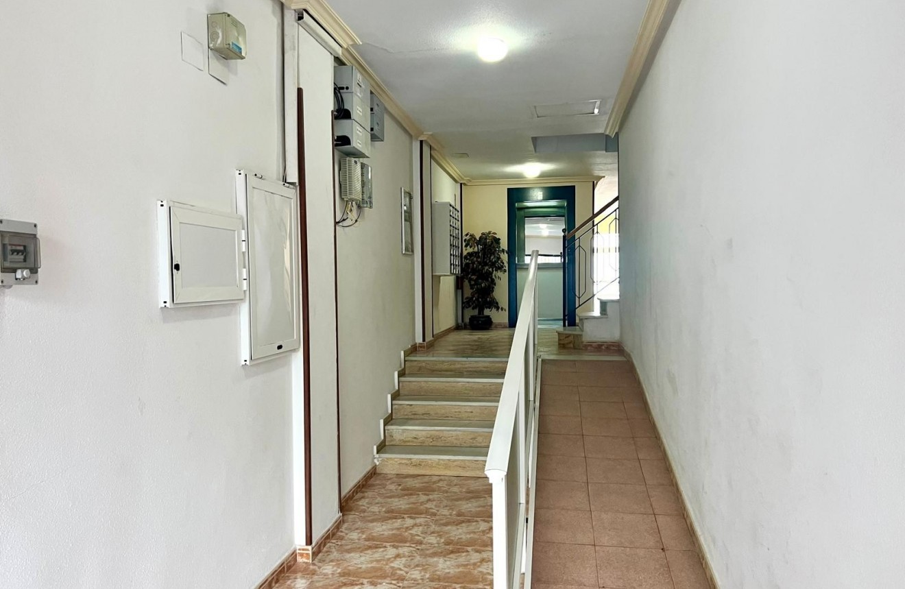 Resale - Apartment / flat -
Torrevieja - Centro