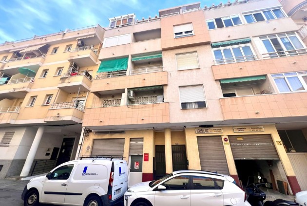 Resale - Apartment / flat -
Torrevieja - Centro